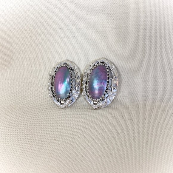 Vintage 1980s Whiting & Davis Filigree and Shell Statement Clip On Earrings - Picture 4 of 6